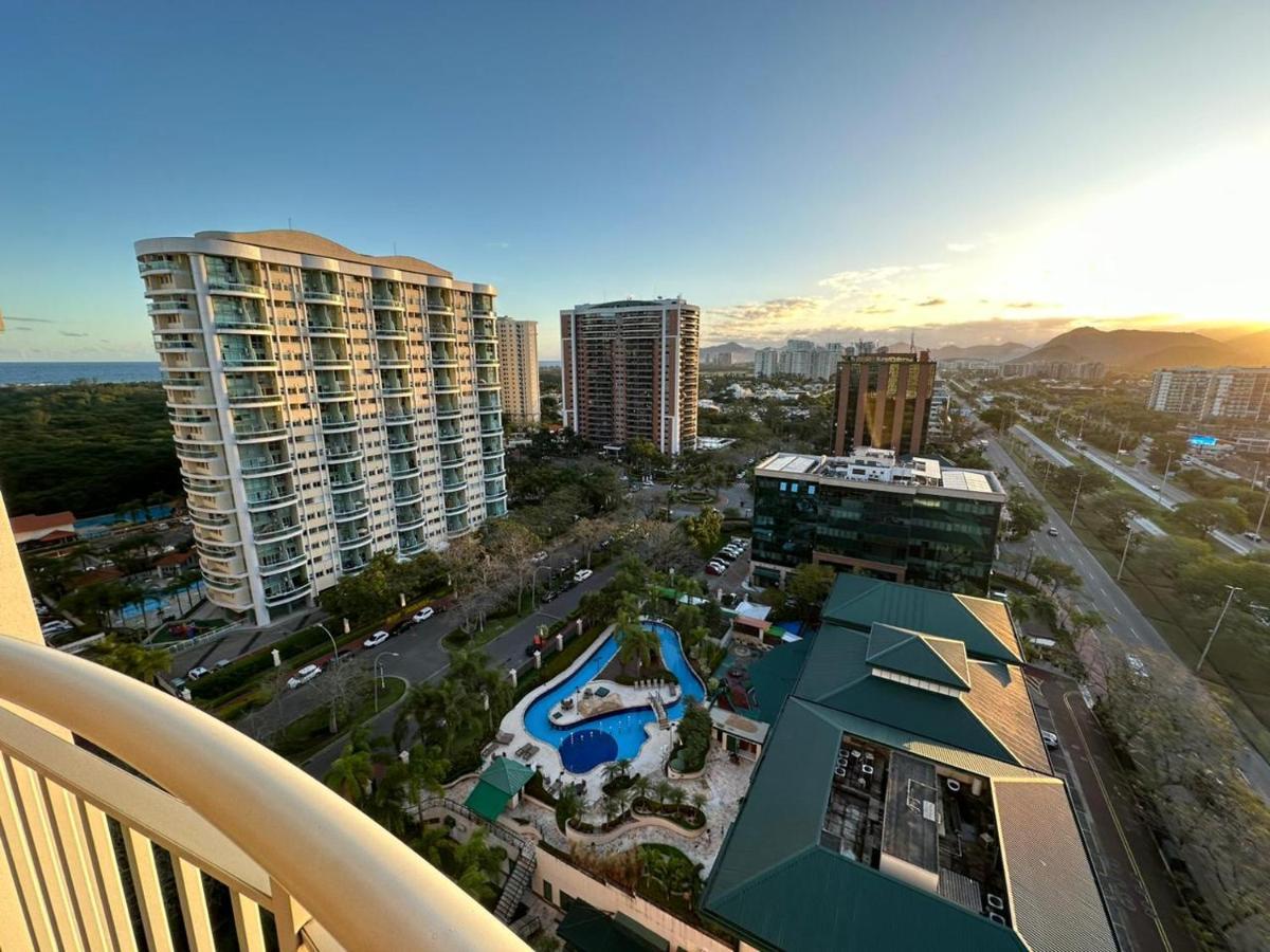ריו דה ז'ניירו Flat Com Vista Panoramica -15- Na Barra Da Tijuca - Estacionamento Gratuito - Frigobar - Ar Condicionado - Piscina - Academia - Balsa Para Praia Gratis - Varanda - Vista Parcial Mar E Lagoa מראה חיצוני תמונה