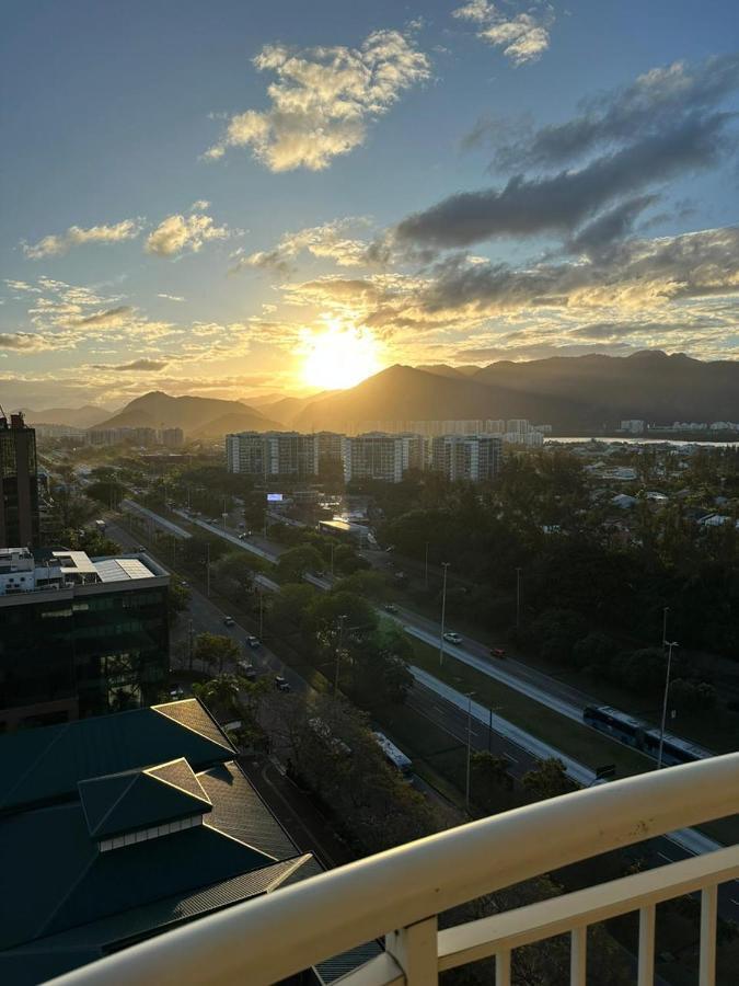 ריו דה ז'ניירו Flat Com Vista Panoramica -15- Na Barra Da Tijuca - Estacionamento Gratuito - Frigobar - Ar Condicionado - Piscina - Academia - Balsa Para Praia Gratis - Varanda - Vista Parcial Mar E Lagoa מראה חיצוני תמונה