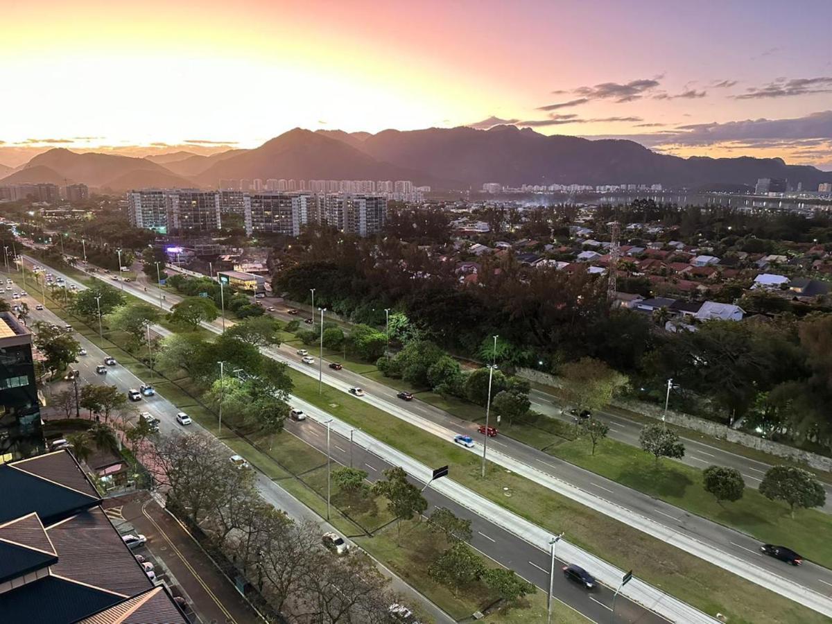ריו דה ז'ניירו Flat Com Vista Panoramica -15- Na Barra Da Tijuca - Estacionamento Gratuito - Frigobar - Ar Condicionado - Piscina - Academia - Balsa Para Praia Gratis - Varanda - Vista Parcial Mar E Lagoa מראה חיצוני תמונה