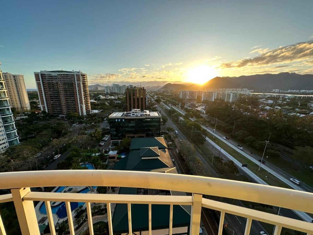 ריו דה ז'ניירו Flat Com Vista Panoramica -15- Na Barra Da Tijuca - Estacionamento Gratuito - Frigobar - Ar Condicionado - Piscina - Academia - Balsa Para Praia Gratis - Varanda - Vista Parcial Mar E Lagoa מראה חיצוני תמונה