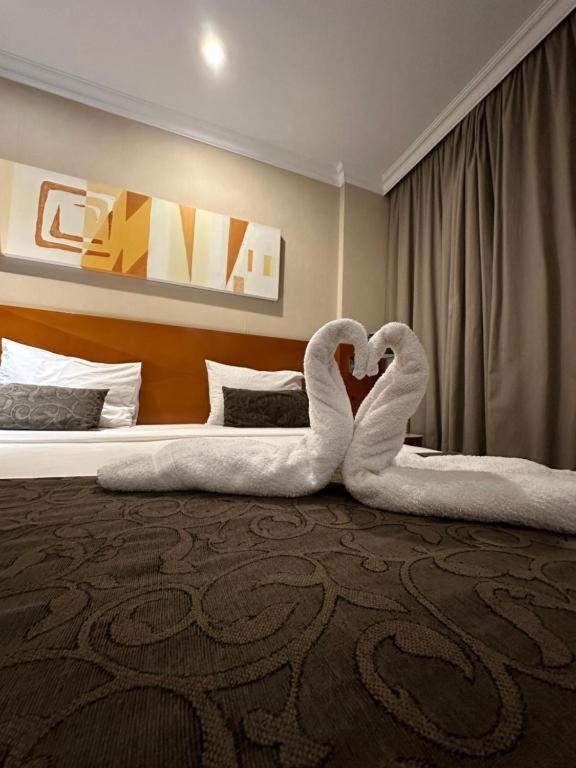 ריו דה ז'ניירו Flat Com Vista Panoramica -15- Na Barra Da Tijuca - Estacionamento Gratuito - Frigobar - Ar Condicionado - Piscina - Academia - Balsa Para Praia Gratis - Varanda - Vista Parcial Mar E Lagoa מראה חיצוני תמונה