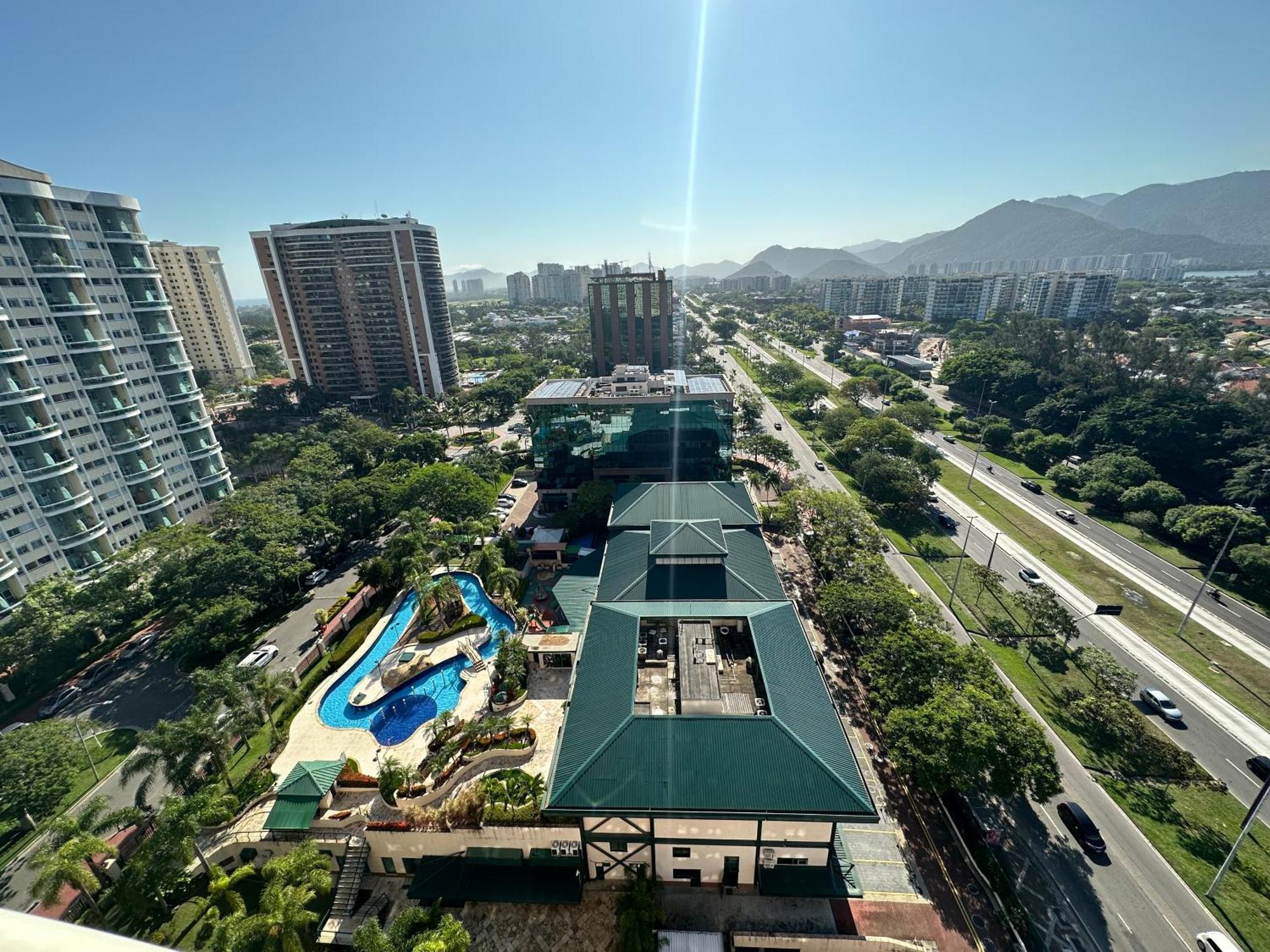 ריו דה ז'ניירו Flat Com Vista Panoramica -15- Na Barra Da Tijuca - Estacionamento Gratuito - Frigobar - Ar Condicionado - Piscina - Academia - Balsa Para Praia Gratis - Varanda - Vista Parcial Mar E Lagoa מראה חיצוני תמונה