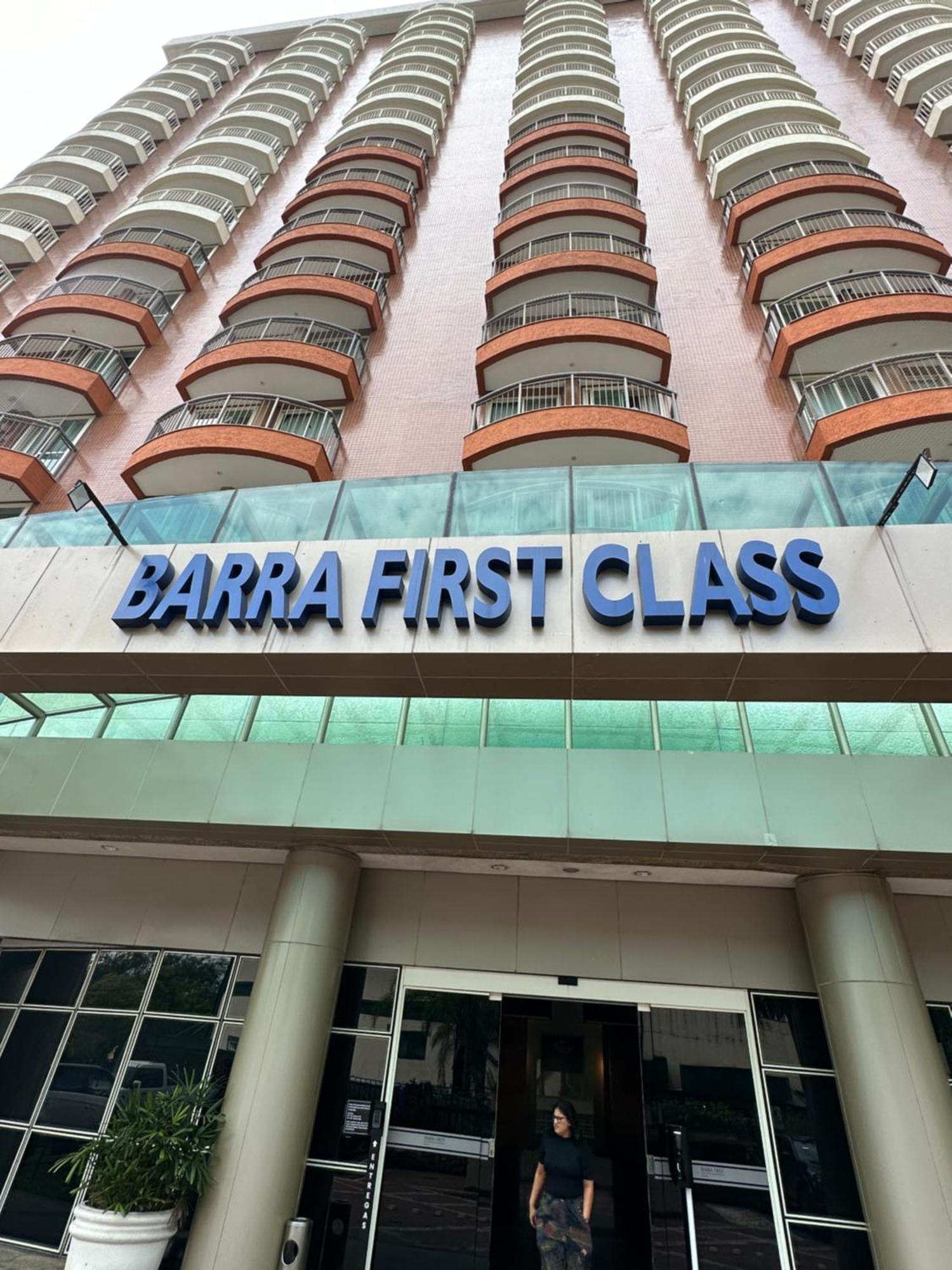 ריו דה ז'ניירו Flat Com Vista Panoramica -15- Na Barra Da Tijuca - Estacionamento Gratuito - Frigobar - Ar Condicionado - Piscina - Academia - Balsa Para Praia Gratis - Varanda - Vista Parcial Mar E Lagoa מראה חיצוני תמונה