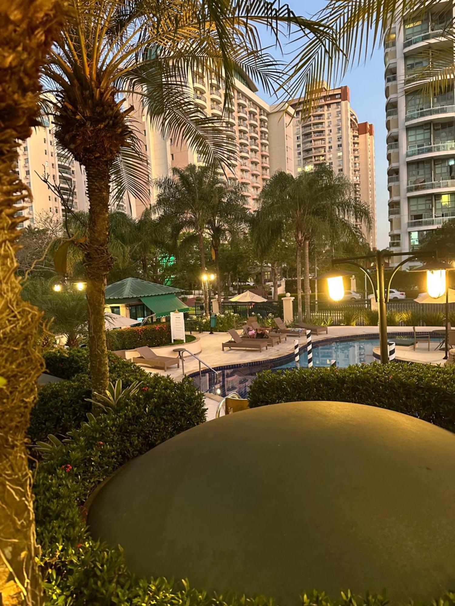ריו דה ז'ניירו Flat Com Vista Panoramica -15- Na Barra Da Tijuca - Estacionamento Gratuito - Frigobar - Ar Condicionado - Piscina - Academia - Balsa Para Praia Gratis - Varanda - Vista Parcial Mar E Lagoa מראה חיצוני תמונה